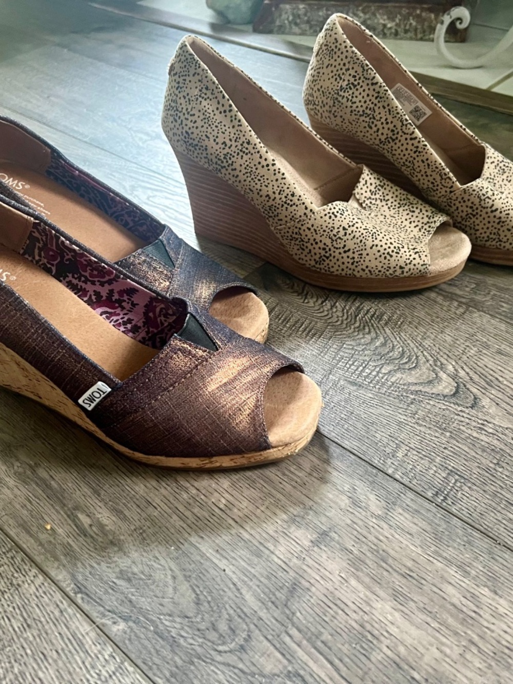 2 pair Tom’s wedge heels denim metallic copper and animal print EUC size 8 - Picture 2 of 13